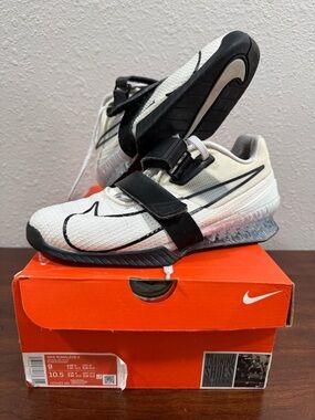 Nike Romaleos 4 Weightlifting Shoes - White, Black Womens 10.5
